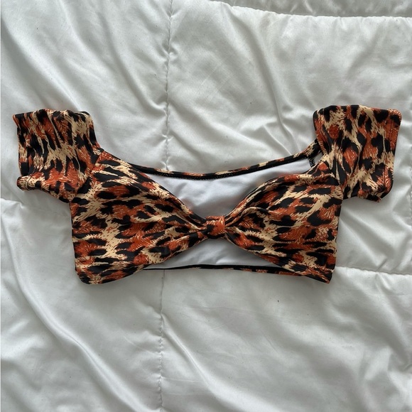 Leopard Print Off-Shoulder Bikini - Picture 2 of 3